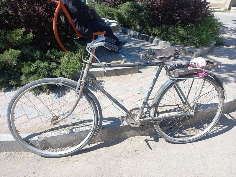 Photograph of city bicycle.